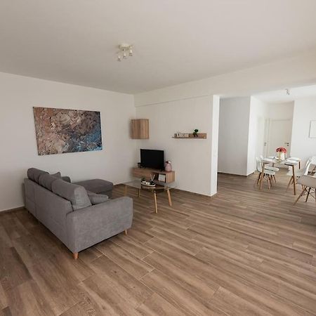 Bright 2Br Apartment In Palaio Faliro- Athens Luaran gambar