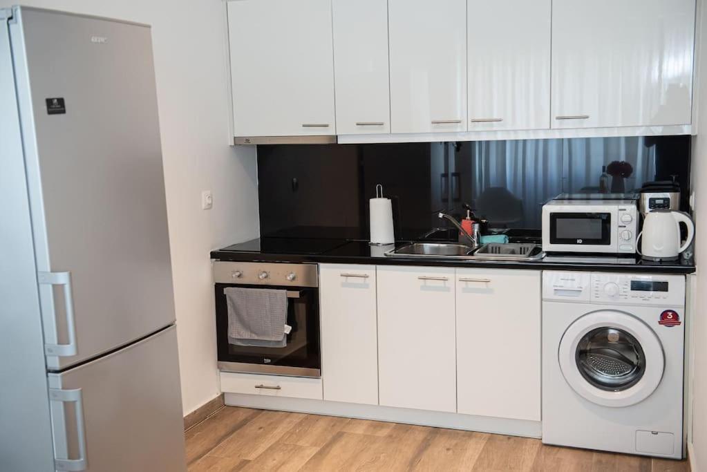 Bright 2Br Apartment In Palaio Faliro- Athens Luaran gambar