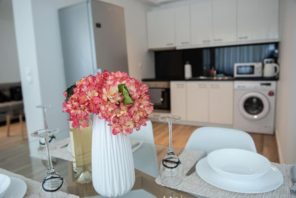 Bright 2Br Apartment In Palaio Faliro- Athens Luaran gambar