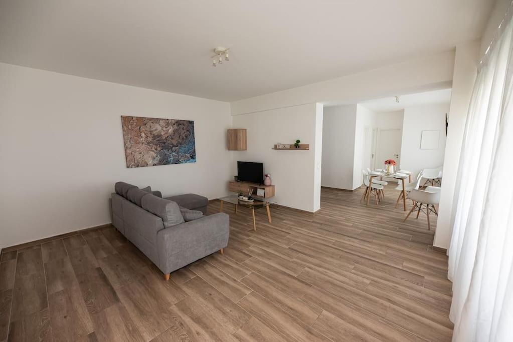 Bright 2Br Apartment In Palaio Faliro- Athens Luaran gambar