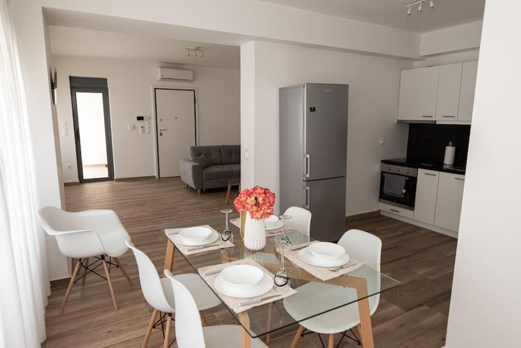 Bright 2Br Apartment In Palaio Faliro- Athens Luaran gambar